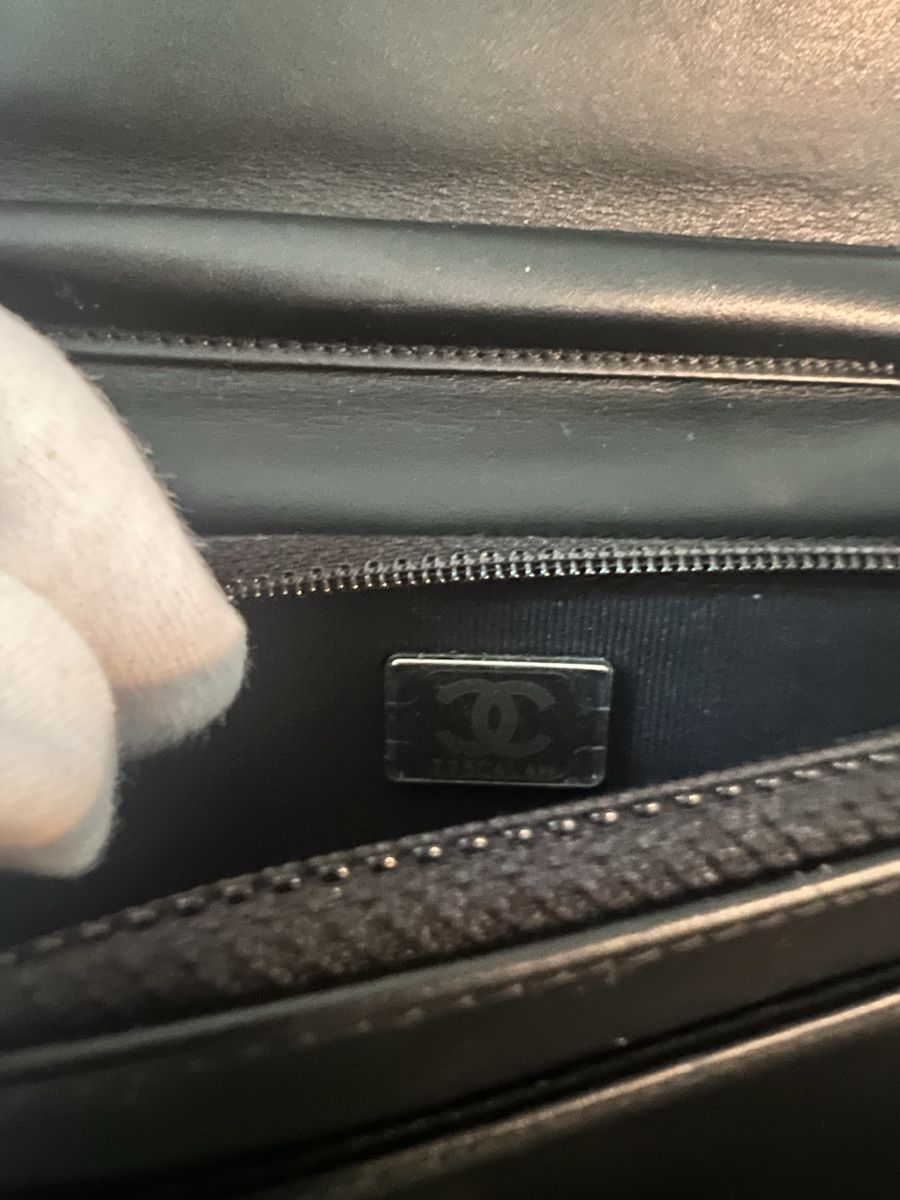 Chanel Portafogli: BOY CHANEL Wallet On Chain – Nuovo (secondo la descrizione) da Zürich venduto da mfc_d6rv 7