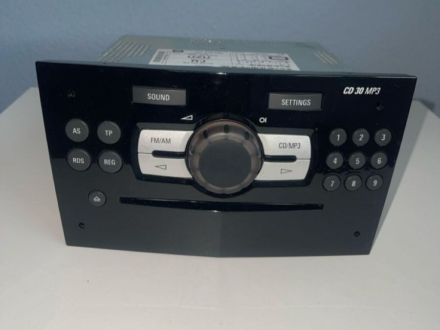Radio: Opel CD 30 MP3 Original Autoradio inkl. Adapter – Usato da Oberhofen TG venduto da selina_jamiaca