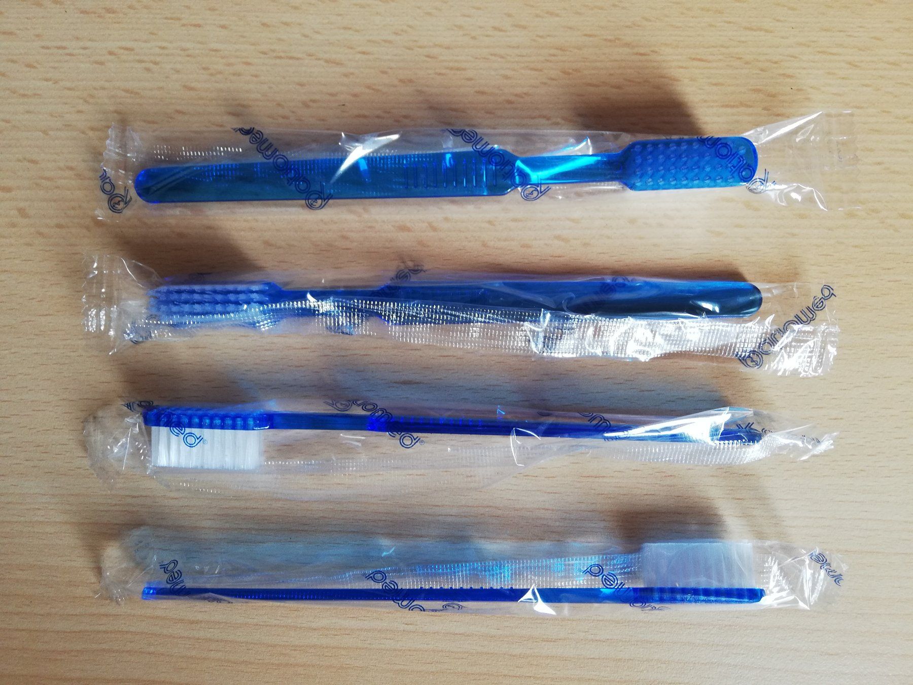 Cura dei denti: SET 4 Zahnbürsten, einzeln verpackt, Neu! – Usato da Worb venduto da geo_zbd8
