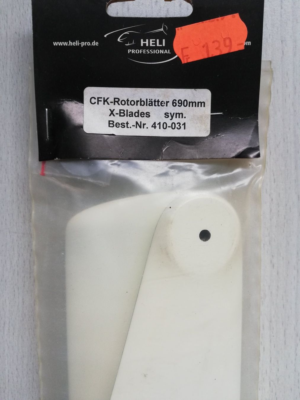 RC Modellbau: HELI Professional CFK-Rotorblätter 690mm – Neu und originalverpackt aus Witterswil von ushornet