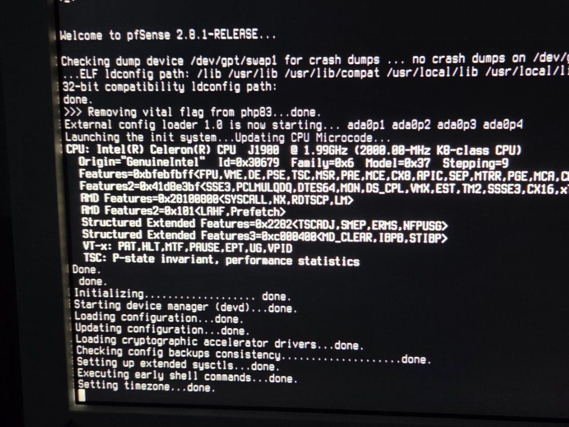 Firewall: PfSense J1900 Firewall Router mit 4 Ports – Usato da Steinhausen venduto da Gullypoint 6