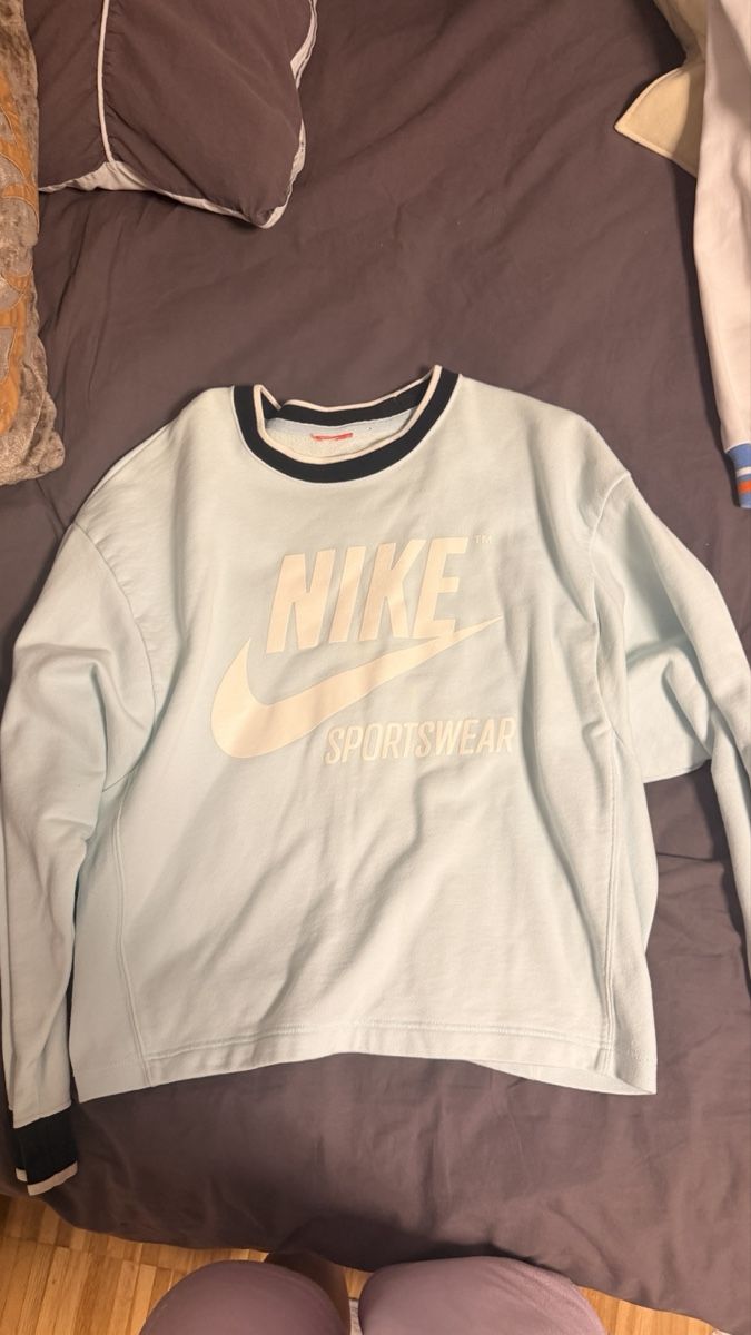 Nike Maglioni & Felpe: Nike Pullover Sportswear hellblau gebraucht – Usato da Oensingen venduto da sej_j2cw