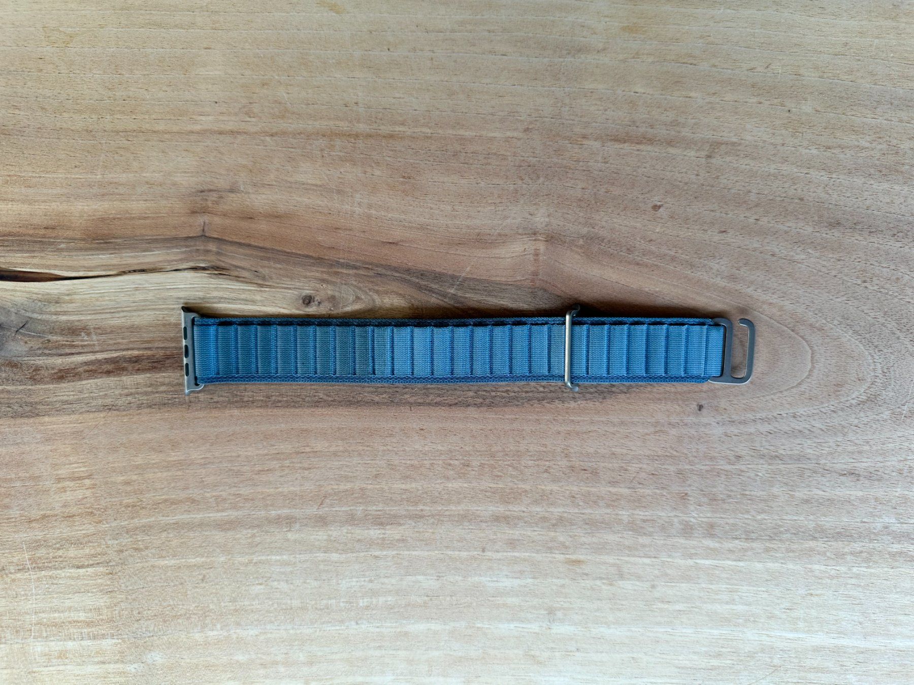 Apple Smartwatch: Apple Watch Alpine Loop Band Light Blue – D'occasion à Luterbach par nyl_2pwh 5