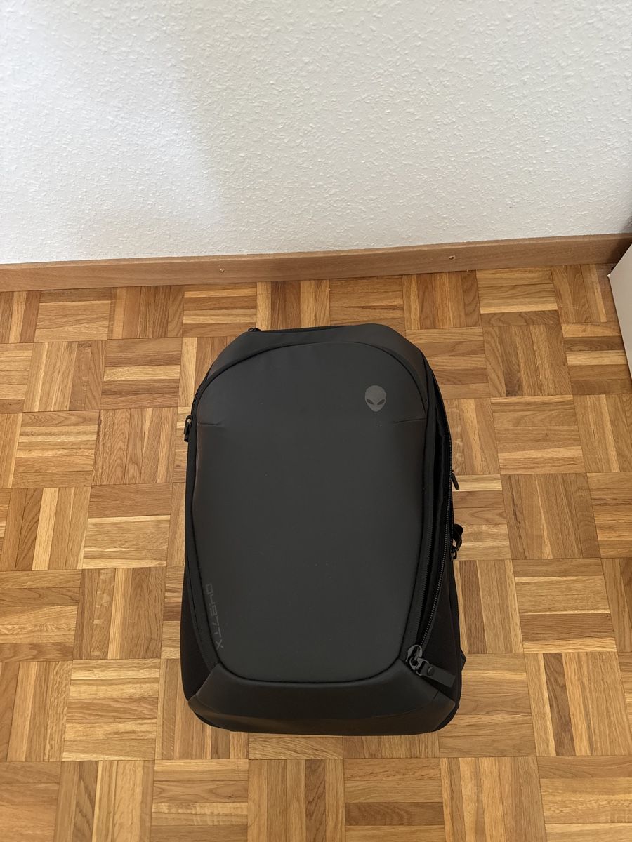 Alienware Rucksäcke: Alienware Horizon Travel Backpack 18 – Neu (gemäss Beschreibung) aus Ecublens VD von