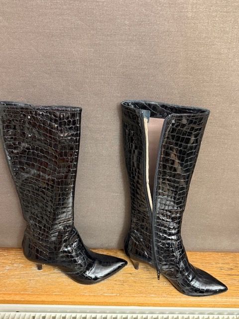 Navyboot Scarpe da donna: Elegante NAVYBOOT Echtleder Stiefeletten Gr. 38 – Usato da Winterthur venduto da projectcleanup