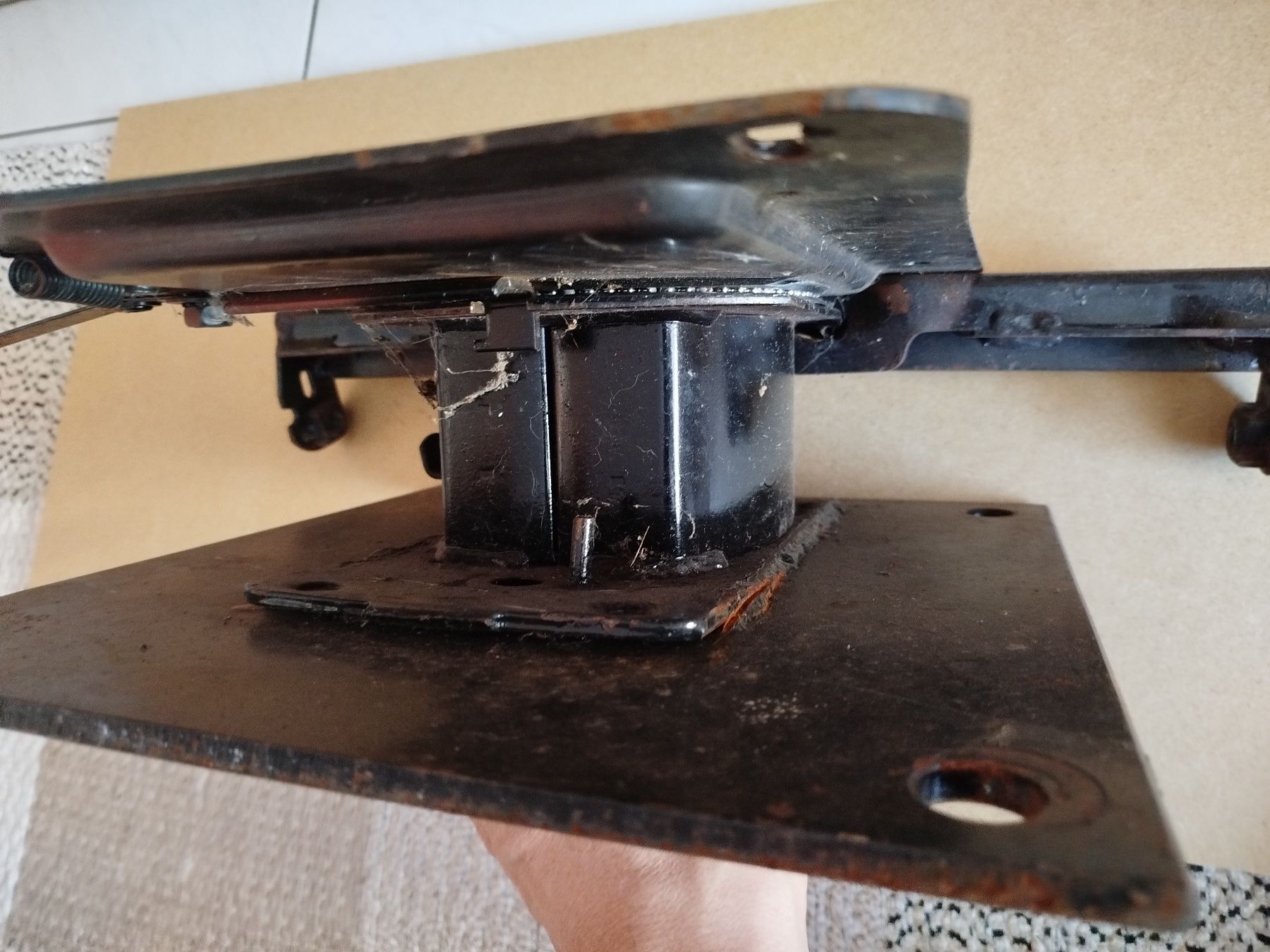 Tutti pezzi di ricambio auto: Drehkonsole zu Ami / US-FHZ Oldtimer – Usato da Schänis venduto da Wainukia 1