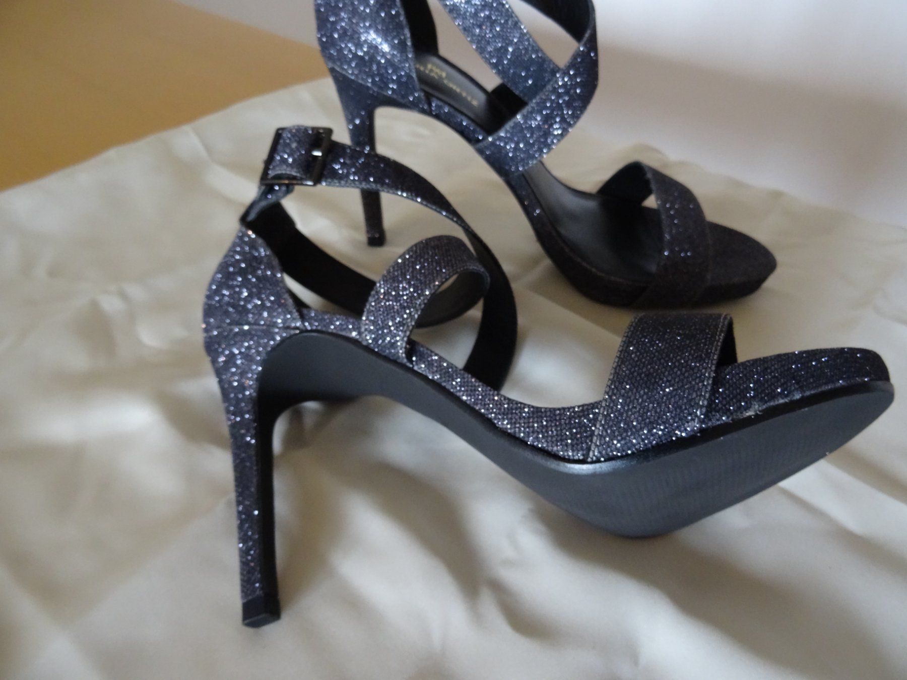 Scarpe da donna: Neue Damenschuhe Gloria Ortiz – Nuovo e nell'imballaggio originale da Disentis-Muster venduto da Bix03 2