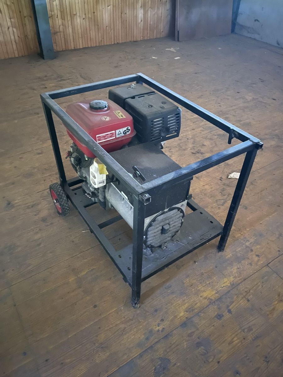 Honda Generatori di corrente: Generator  – Difettoso da Lyssach venduto da schischiu
