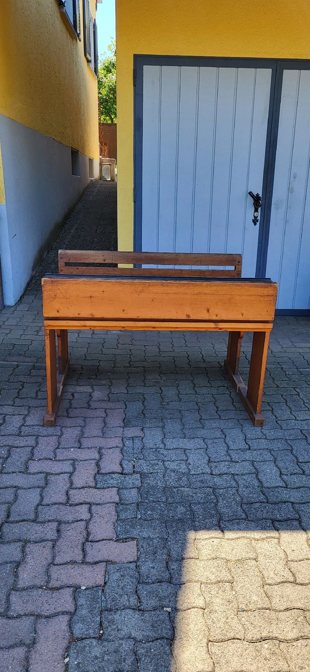 Scrivanie: Altes Schulpult  – Usato da Dübendorf venduto da chr_6mkh 3