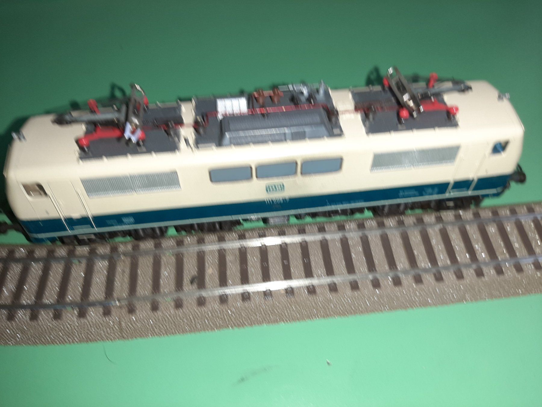 Roco Modelleisenbahnen: ROCO 111 009-7 – Gebraucht aus Avully von RIVALIS 1