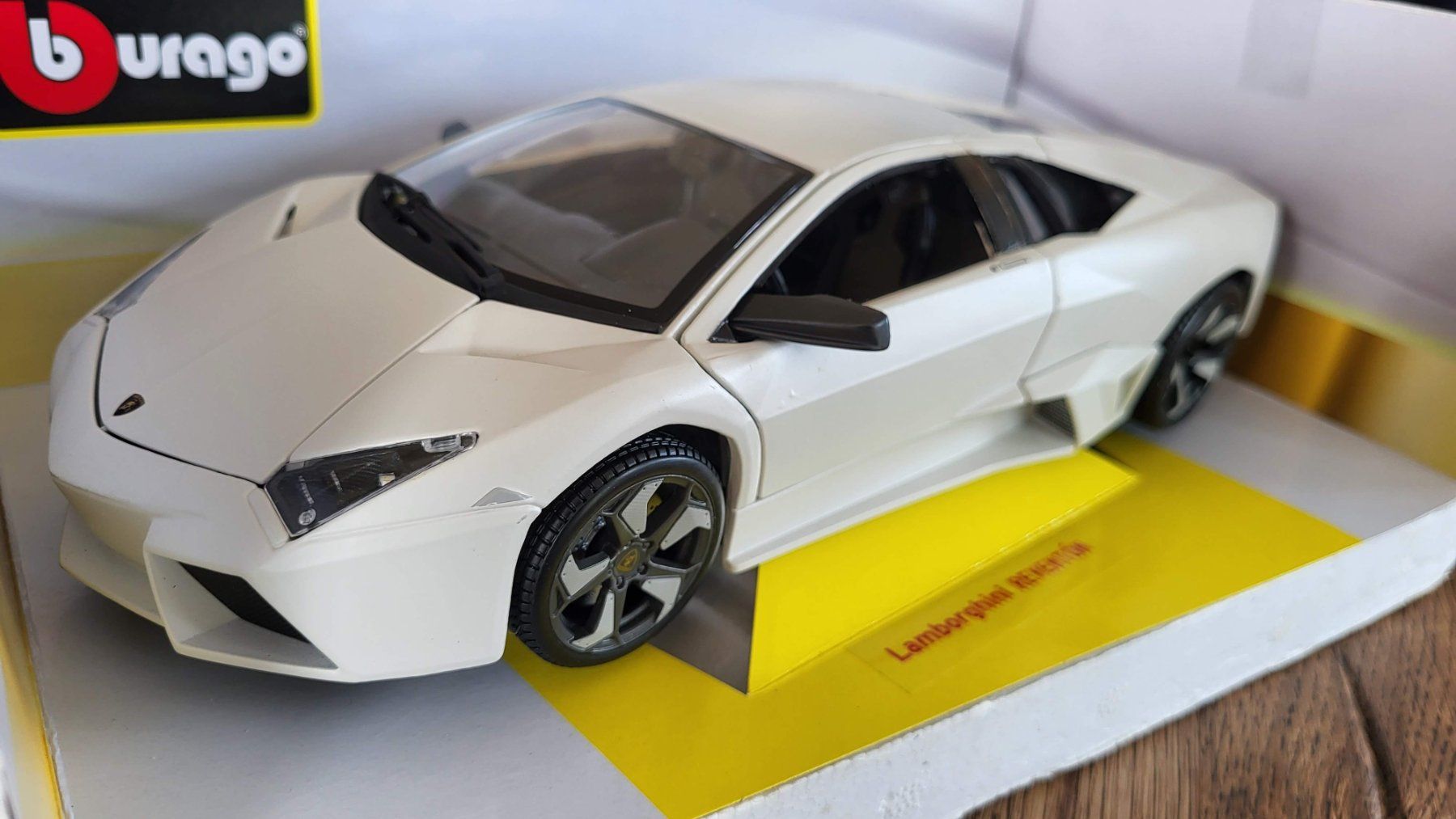Bburago Modellini d'auto: Lamborghini Reventón 1:18 Bburago – Usato da Rothrist venduto da Juana5 1