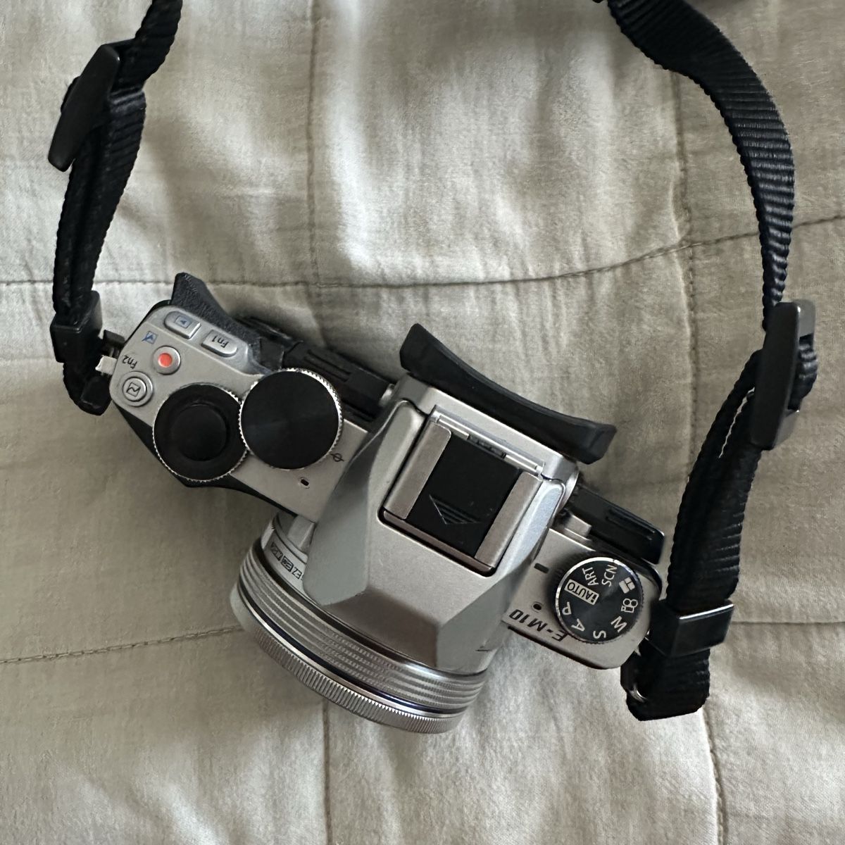 Olympus Fotocamera: Olympus OM-D E-M10 – Usato da Zürich venduto da Nomase10. 2