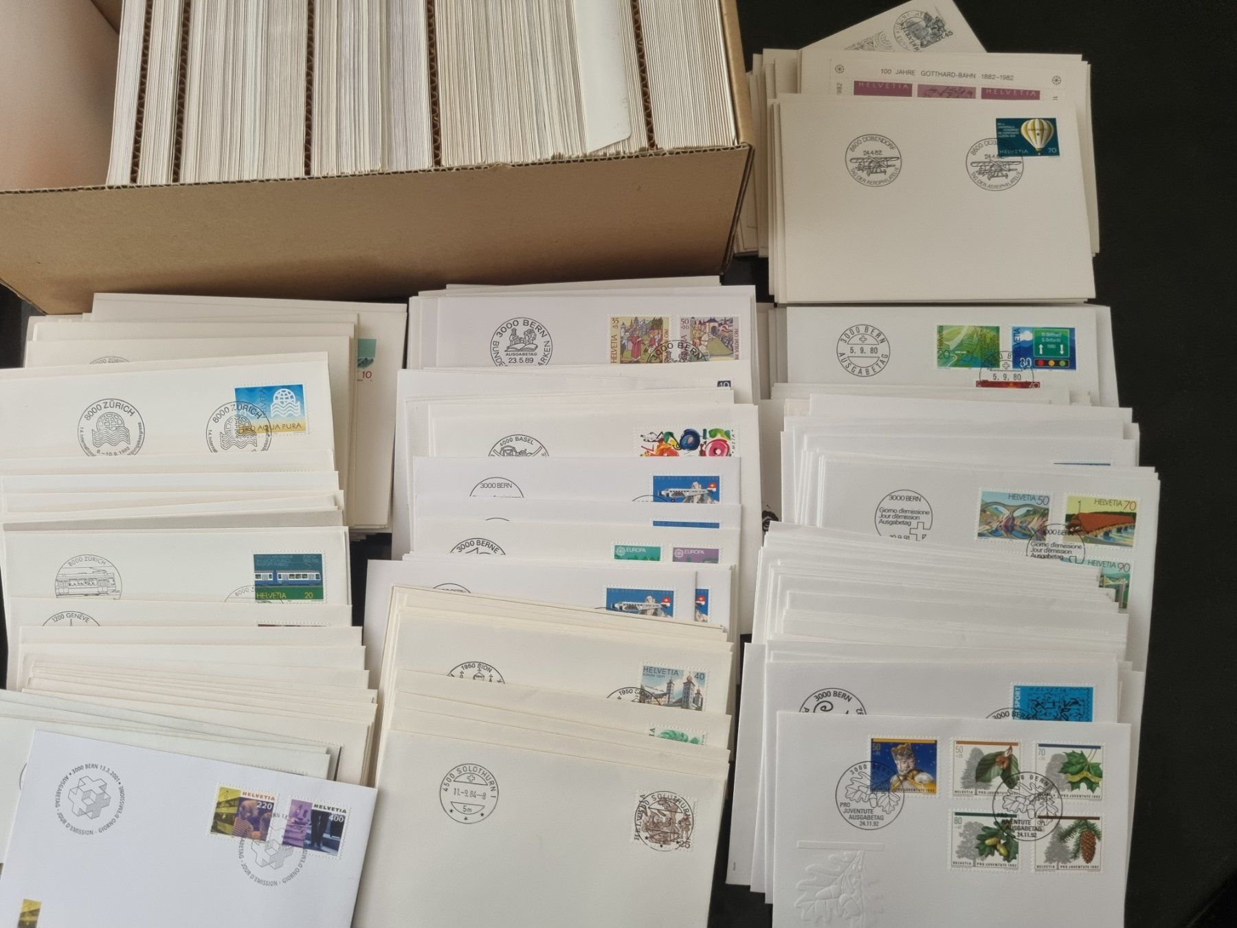 Tutti i francobolli: Kiste mit ca.1100 CH FDC + Sonderbriefe – Usato da Gümligen venduto da Geniusbuy 4