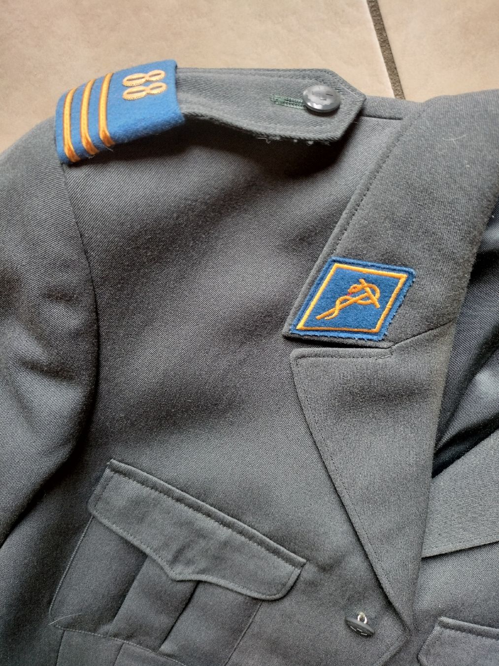 Schweizer Armee Uniformi: Schweizer Armee Militär Uniform – Usato da Schwanden Sigrisw venduto da Wibe81 1