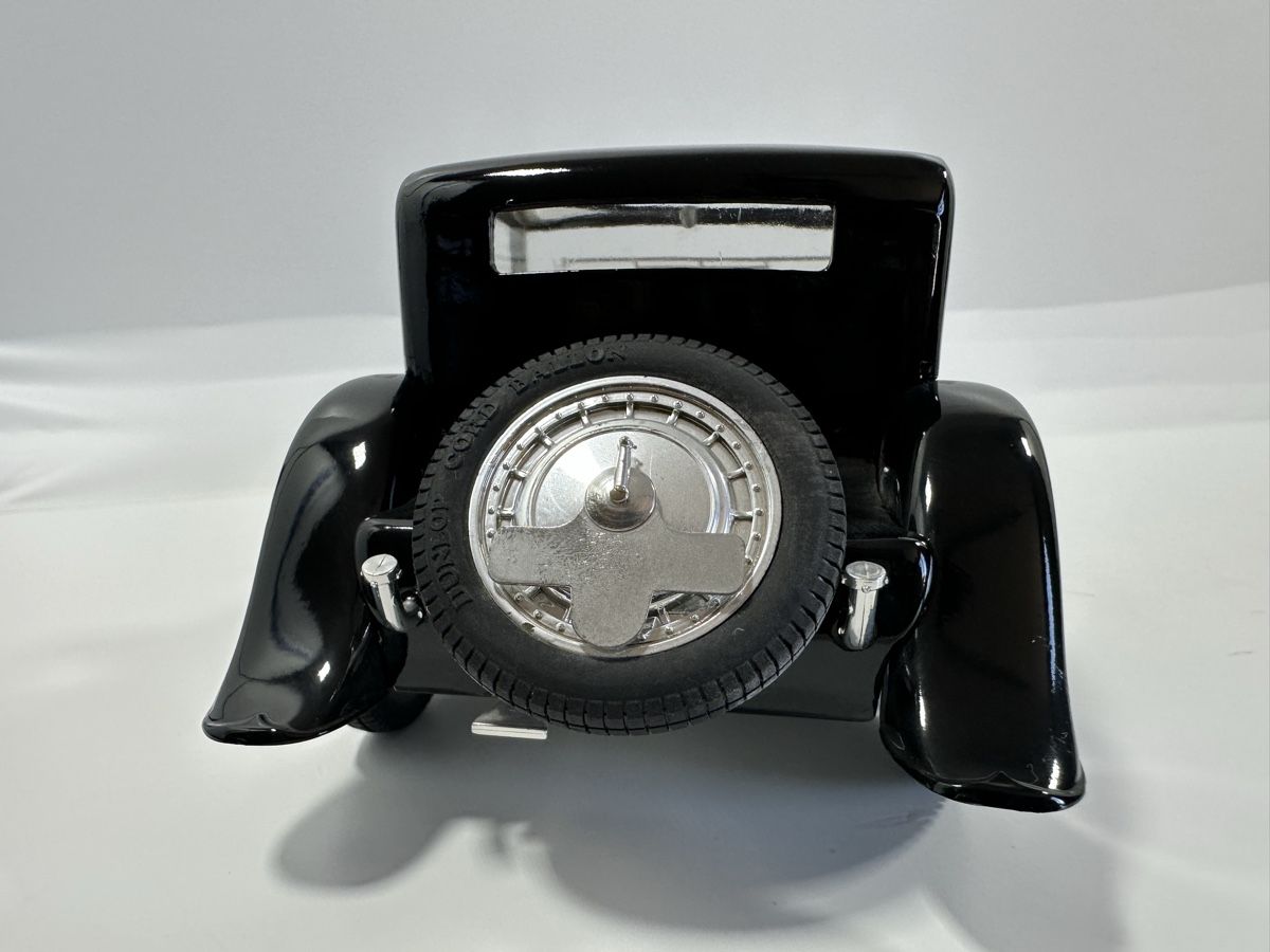 Solido Voitures modèles: 1930 Bugatti Royal Type 41 1:18, schwarz, SOLIDO  – D'occasion à Zofingen par rf9_x2xt 4