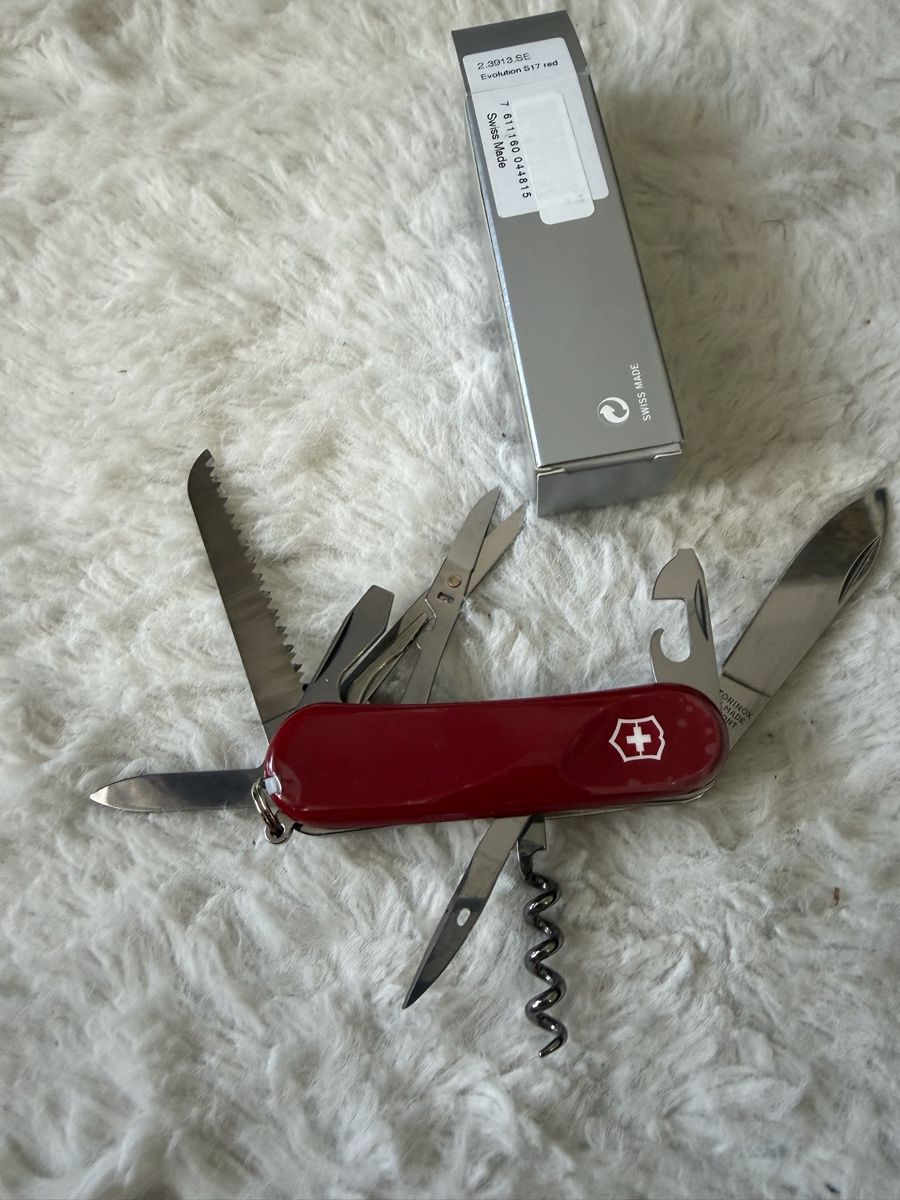 Victorinox Coltelli tascabile: Sackmesser, klein und neu EvoS17 red.  – Nuovo e nell'imballaggio originale da Zug venduto da specki5