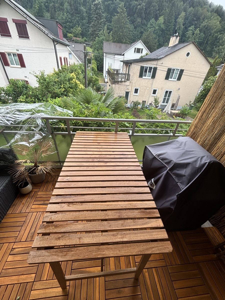 Tische: Gartentisch Akazienholz – Gebraucht aus Winterthur von Janee_ 2