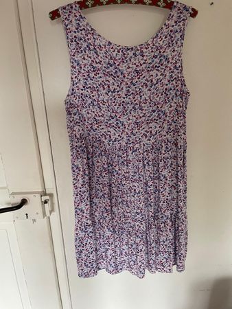 Blumiges Sommerkleid Grösse M