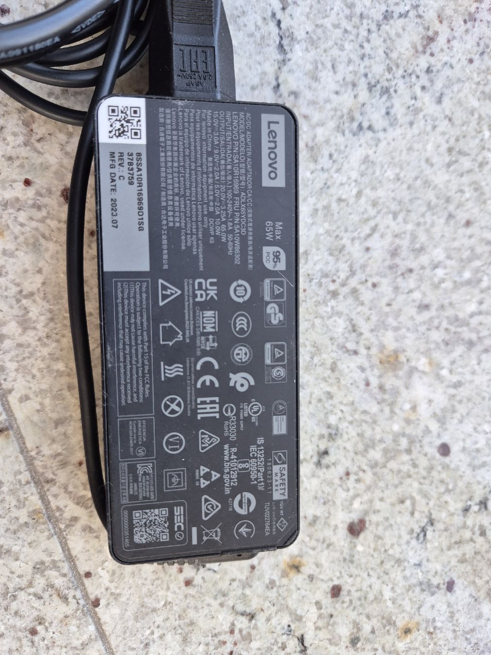 Lenovo Caricabatterie: Lenovo Laptop Ladegerät 65W – Usato da Wettingen venduto da ale1989