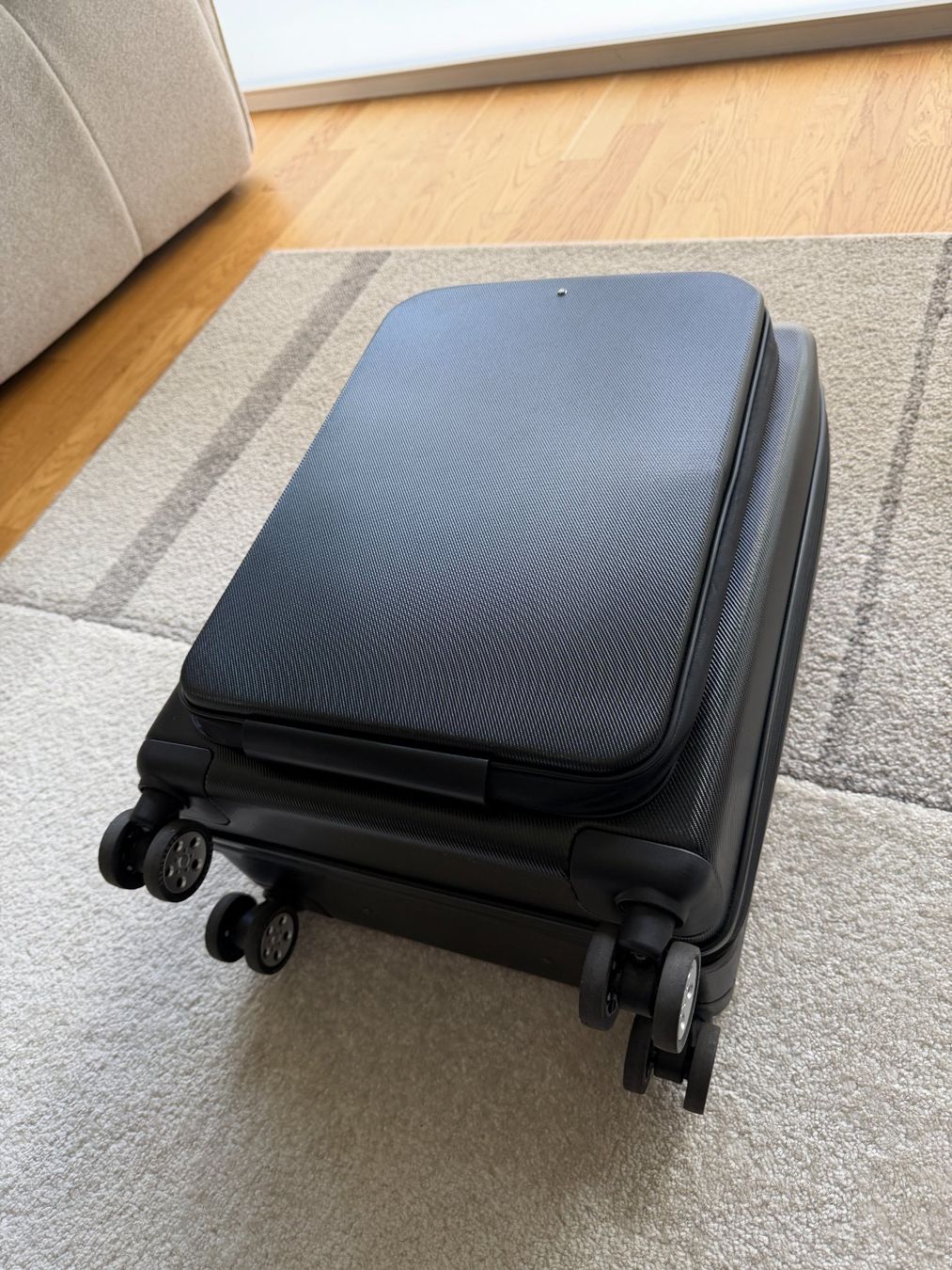 Montblanc Valigie: MONTBLANC Nightflight Trolley 4 Wheel Black Hardshell – Usato da Founex venduto da HoppSuisse59 1