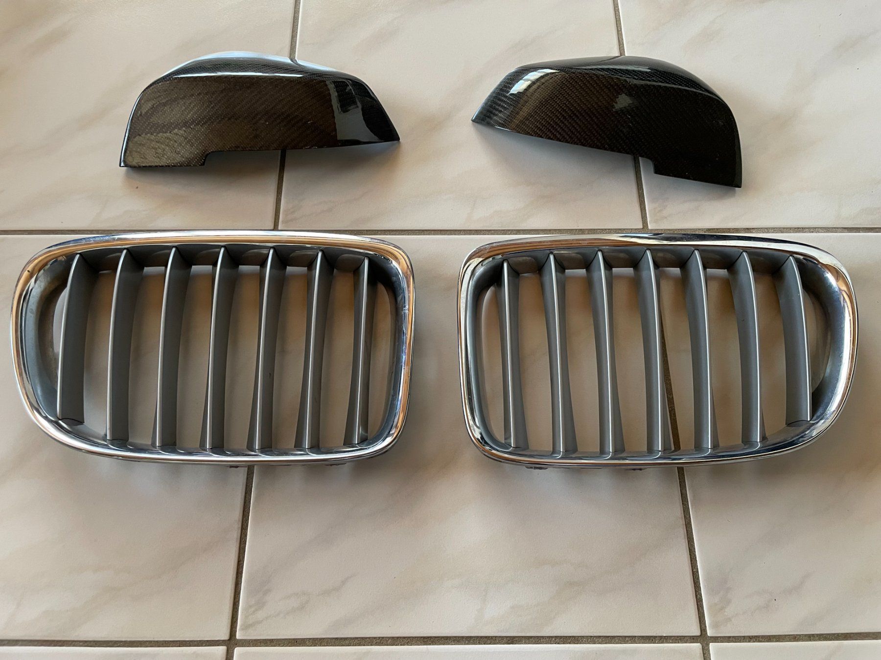 BMW Tutti pezzi di ricambio auto: BMW X1 E84 SPIEGELKAPPEN / Front Kühlergrill Chrom – Usato da Auw venduto da Neo_z2rq 1