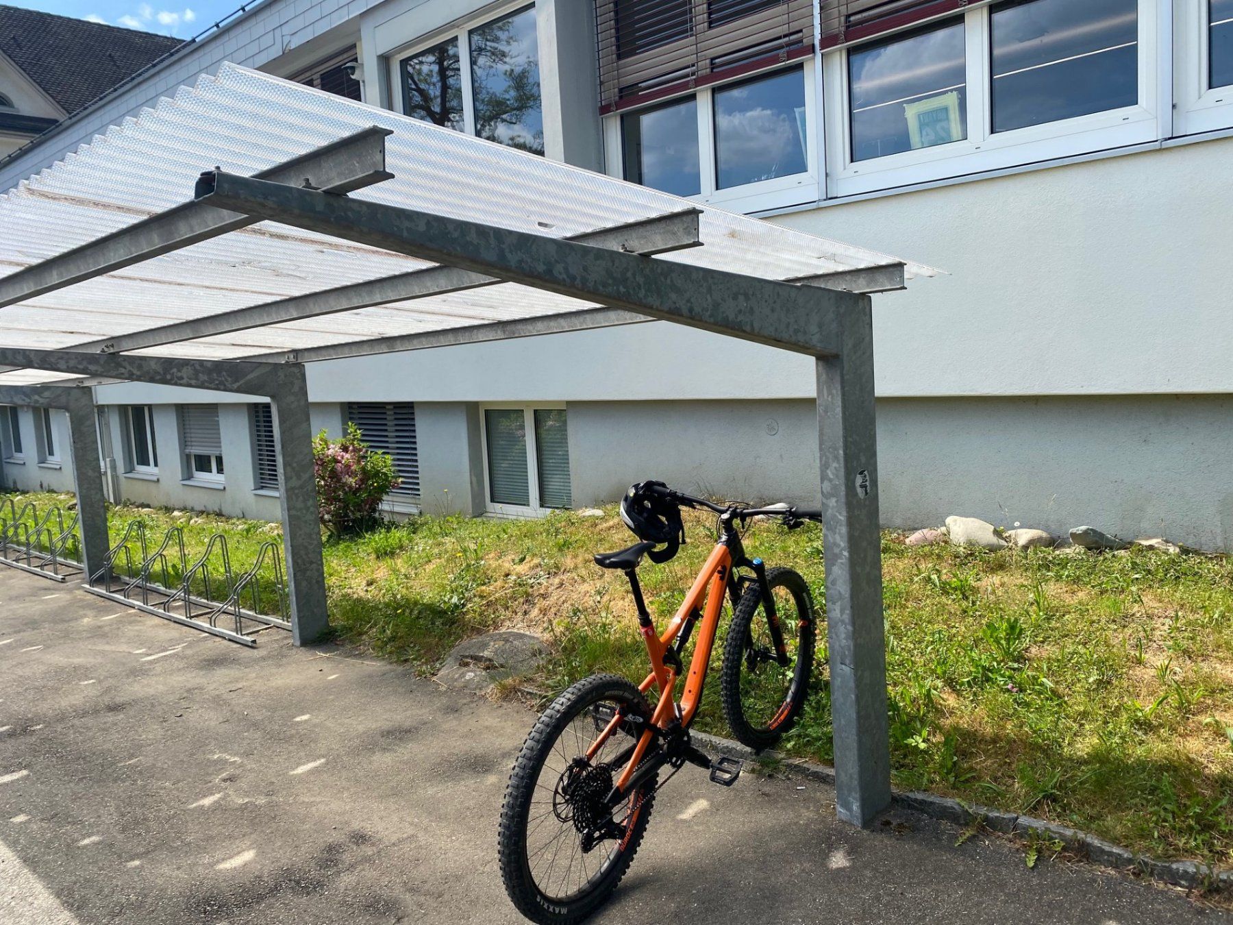 Rifugi: Velopa Veloparkplatz Velo-Unterstand – Usato da Auw venduto da 76marylu 3