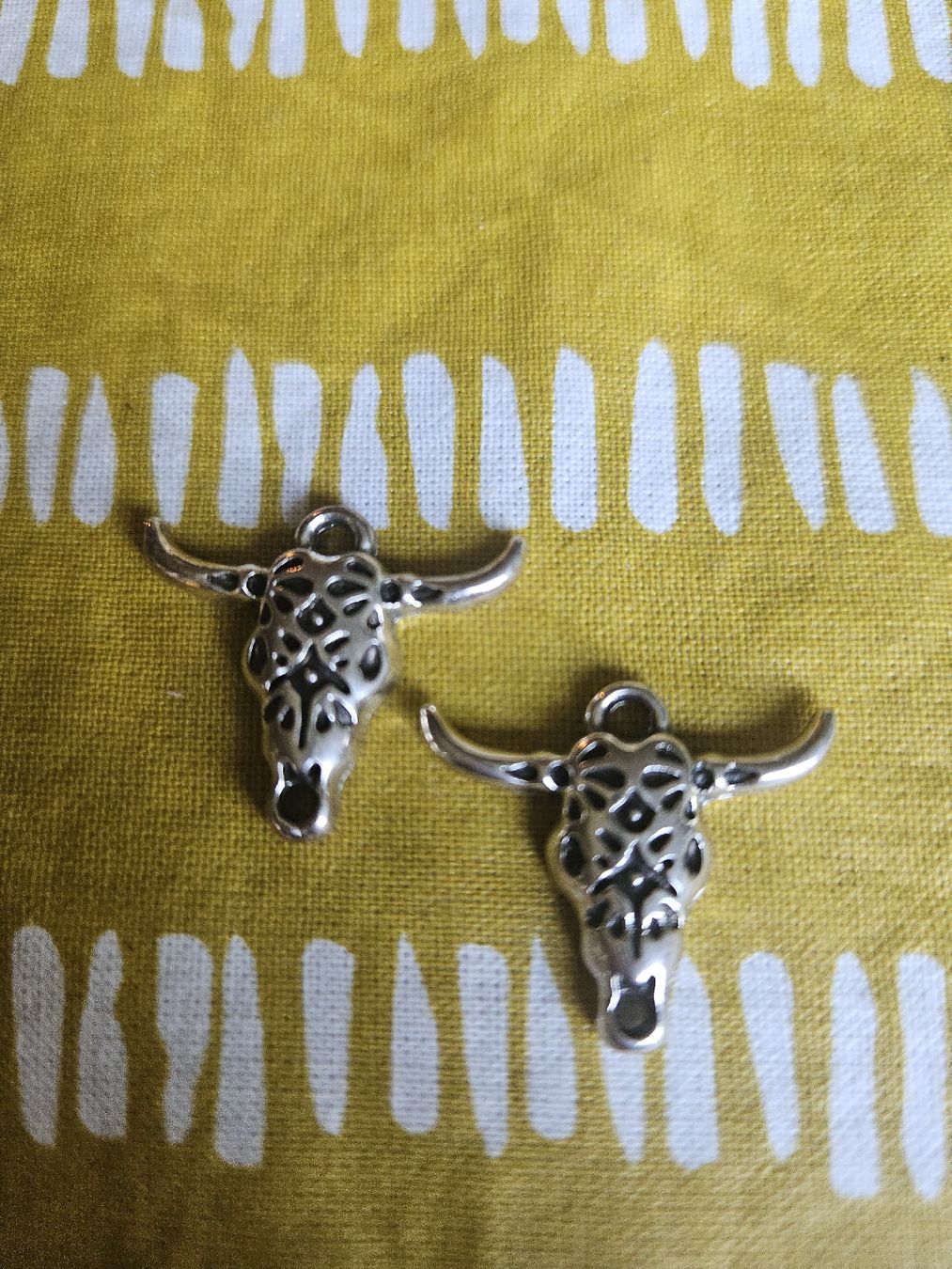 Ciondoli: 5 pendentifs tête de boeuf – Nuovo e nell'imballaggio originale da Thônex venduto da lacomtessedesfees 4