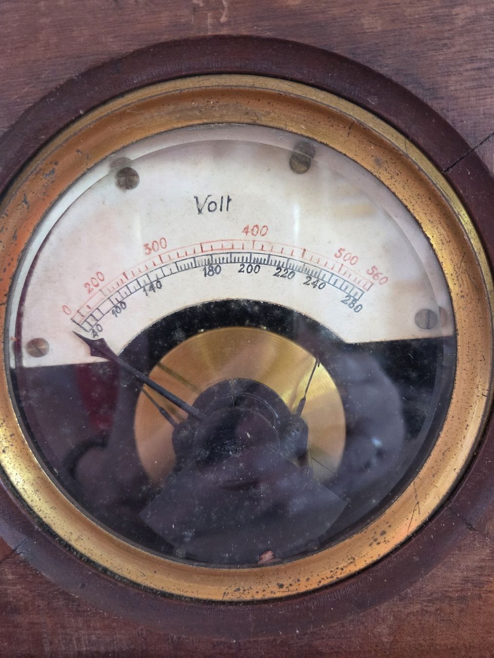 Mesurer: Antikes Voltmeter – D'occasion à Rickenbach Sulz par Kodachrom 1