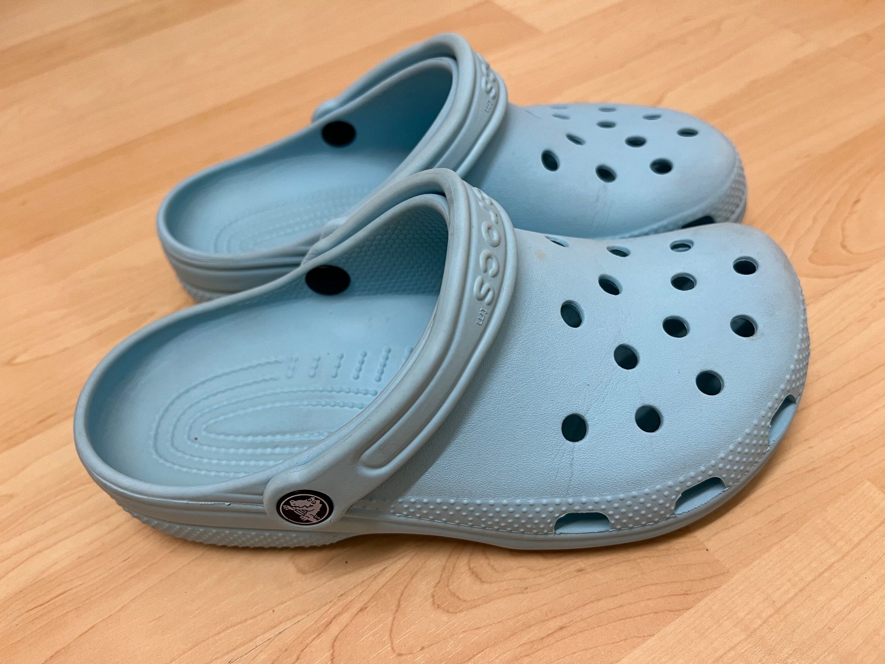 Crocs Herrenschuhe: Crocs Classic Clog M5 W7 Gr.37-38, hellblau – Gebraucht aus Siebnen von dte_9kmw 1