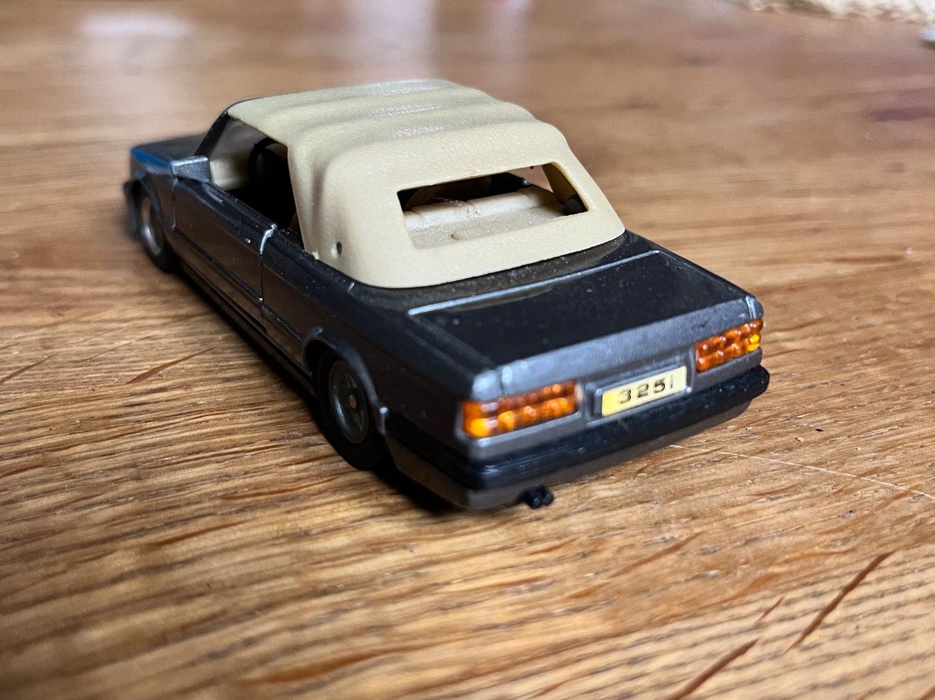 BMW Modellautos: Modellauto BMW 325i 1:37 – Gebraucht aus Muttenz von Bhuebi 2