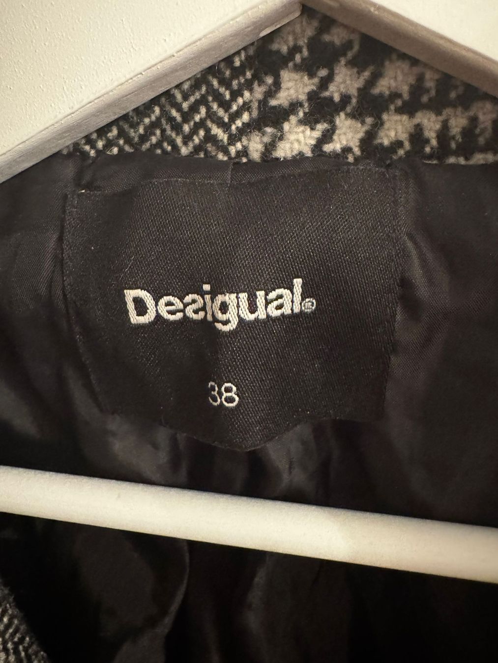 Desigual Cappotti: Desigual Kurzmantel, Gr. 38 – Usato da Egg b. Zürich venduto da Brocki_Insel_Egg 4