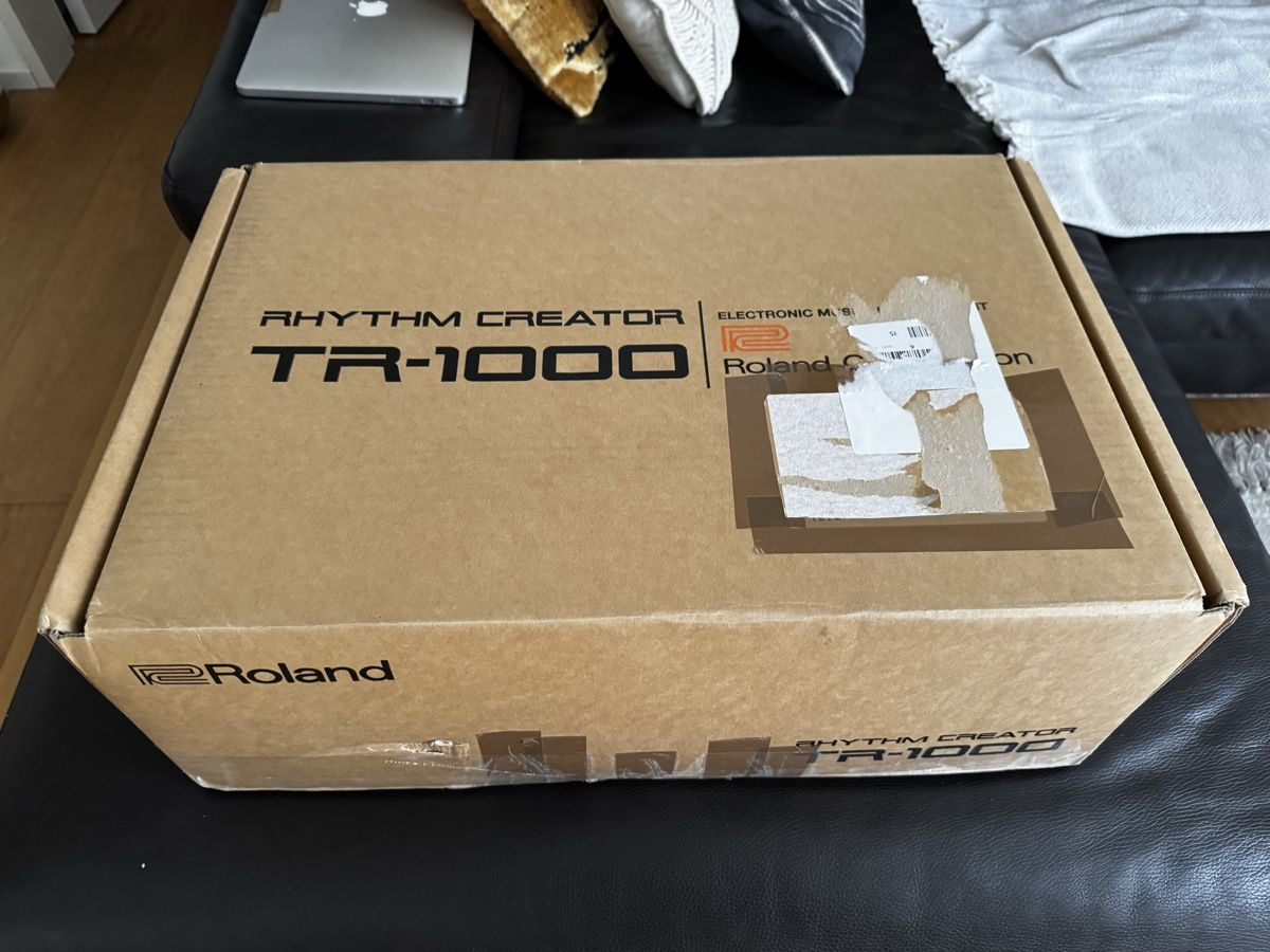 Roland Musikinstrumente: Roland TR-1000 - Rhythm Creator Drummachine – Neu (gemäss Beschreibung) aus Zürich von 1cut2 8