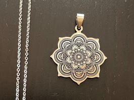 Amulett/ Anhänger Mandala ( mit Halskette)