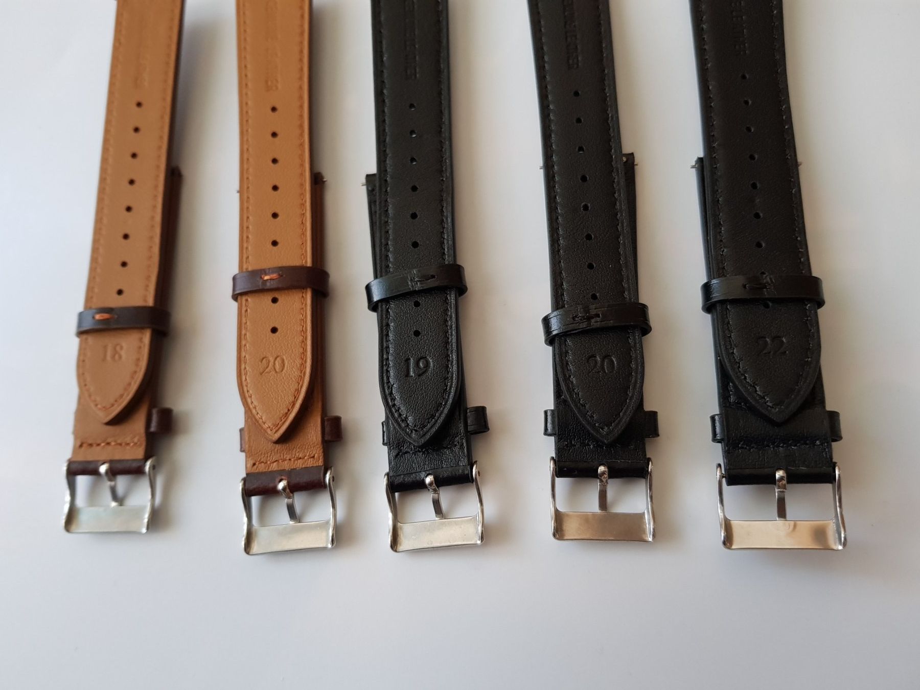 Bracciali & Braccialetti: Leder Uhrenarmband Lot – Nuovo e nell'imballaggio originale da Altstätten SG venduto da ana_7xf7 2
