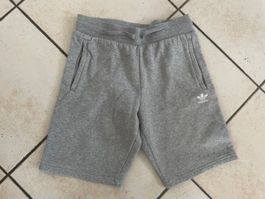 Neue Adidas Sweat Shorts, Gr. 158/12-13J, Grau