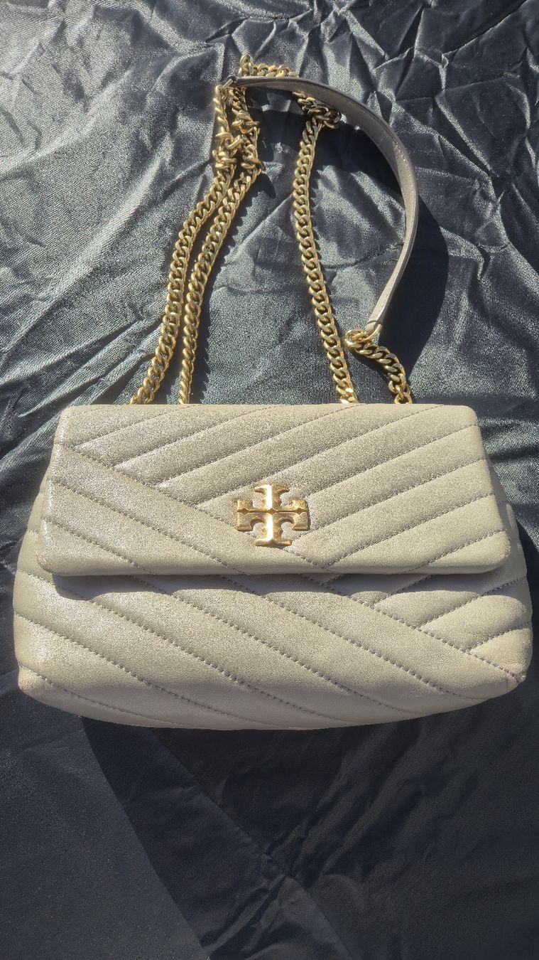 Tory Burch Borse da donna: Tory Burch Small Kira Chevron grey – Usato da Romanshorn venduto da Eleony