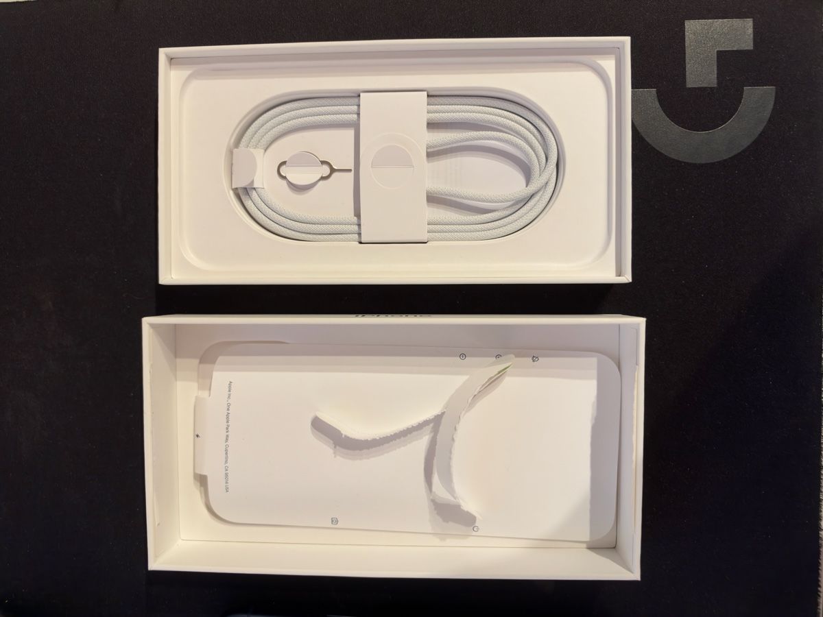 Apple Telefoni cellulari / Smartphones: iPhone 17 Pro Max, Blue, 256Go – Usato da Payerne venduto da hof_m5cz 2