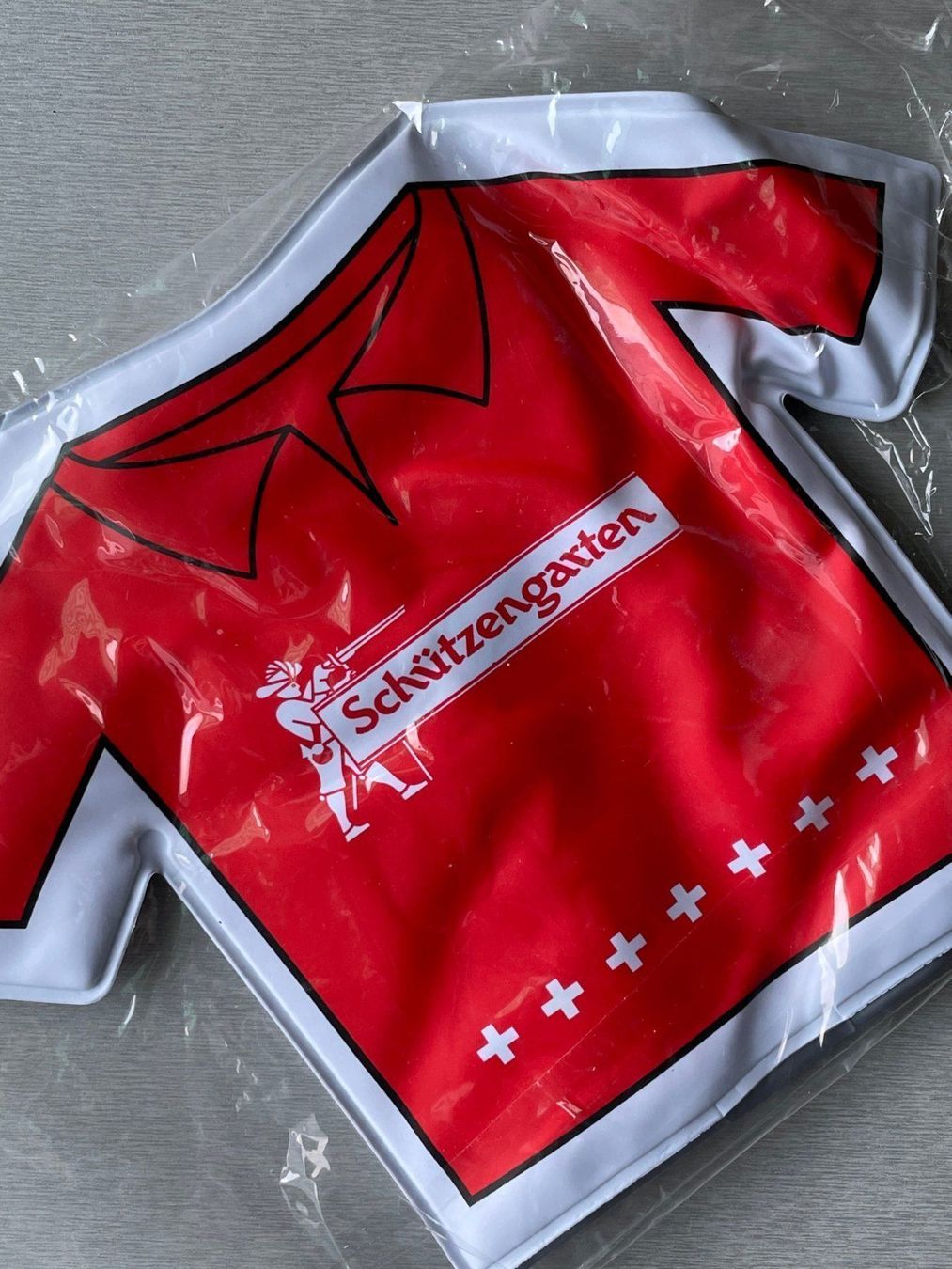 Tutte le decorazioni: 3er-Set SCHÜTZENGARTEN Bier-Kühlshirt – Usato da Buchs SG venduto da Handyman77 2