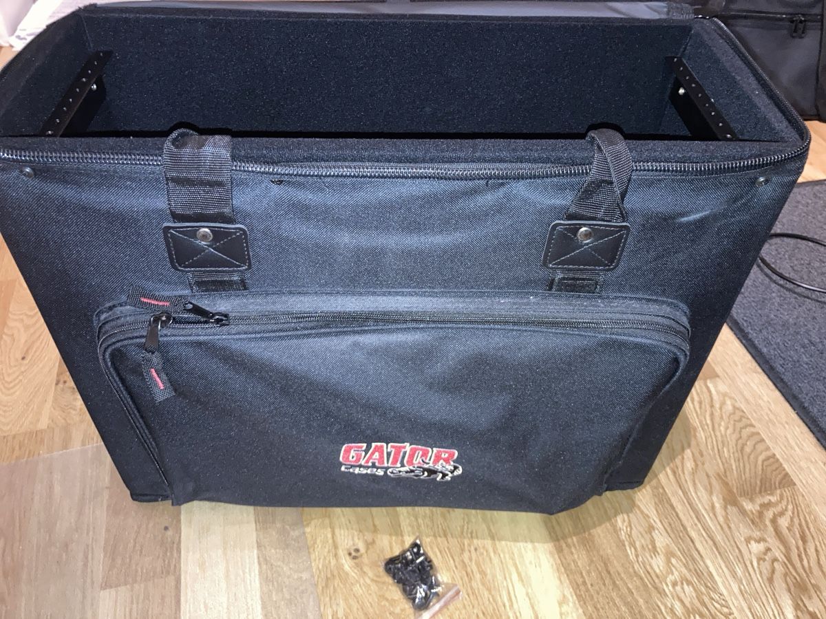 Valigie: Gator Case 4HE Rack Transport Case – Nuovo (secondo la descrizione) da Schalunen venduto da joelsbest