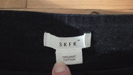 Rock SKFK Bio-Baumwolle schwarz mit Taschen 