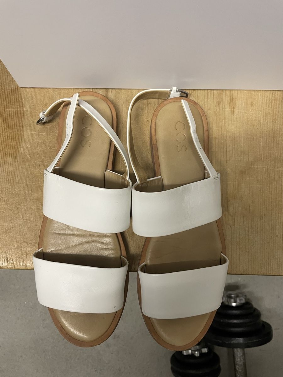 Cos Scarpe da donna: Sandals COS white leather size 39 – Usato da Zürich venduto da Malwa
