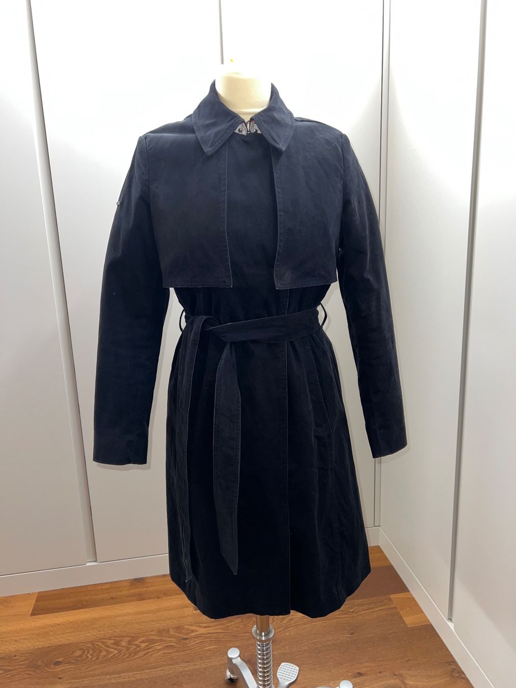 Cappotti: Schwarzer Mantel, Herbst/Winter Saison, Grösse 38 – Usato da Gamprin venduto da sim_7whp