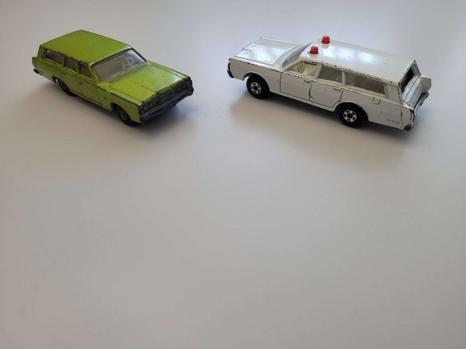 Lesney Modellini d'auto: 2 FORD MERCURY (LESNEY MATCHBOX) 1/64 – Usato da Zumikon venduto da tho_9zm8 1