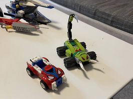 Spiderman und Polizei Auto