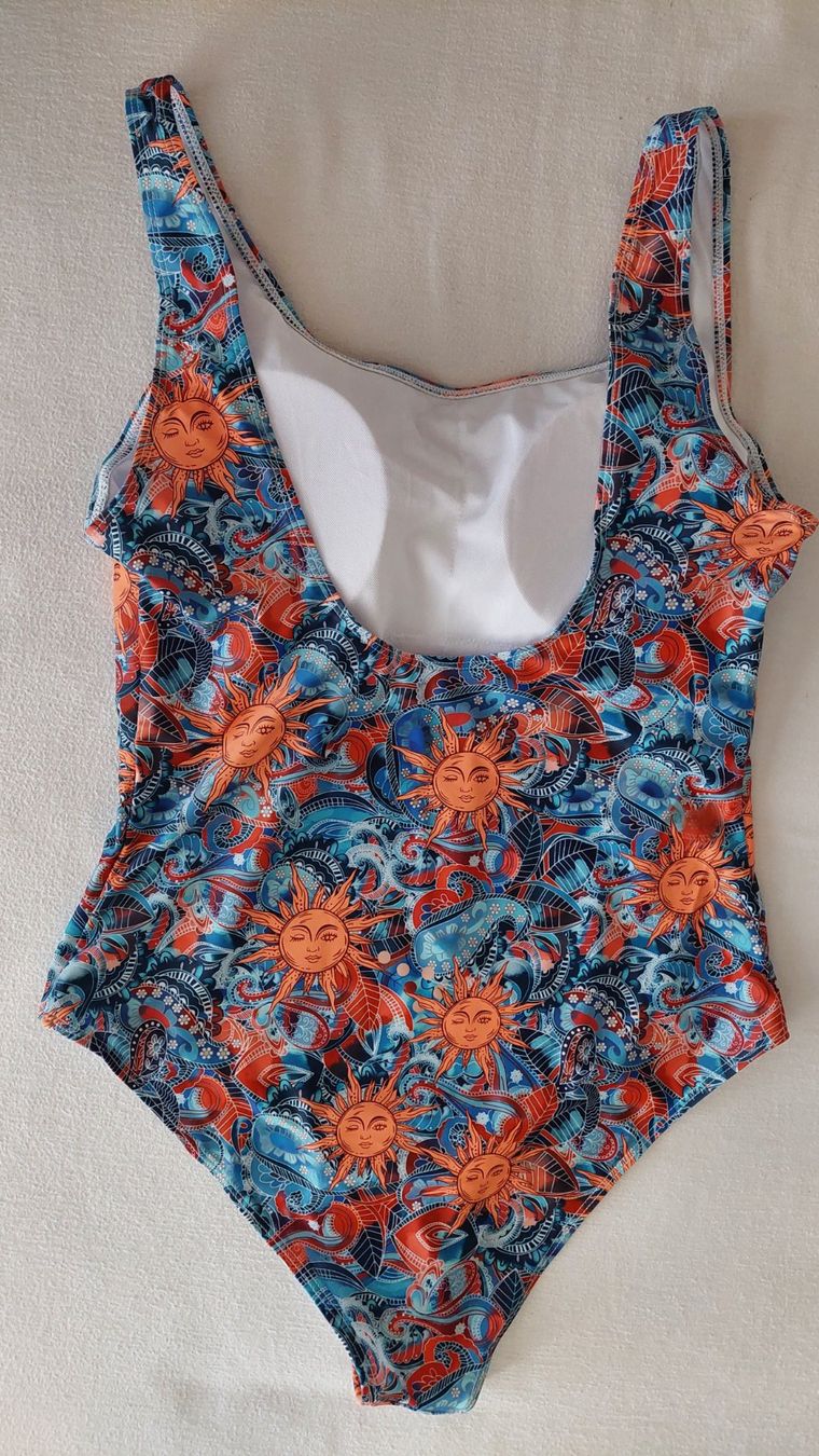 Costumi da bagno & Bikini: Neuer Badeanzug einteilig mit Sonne - Grösse XL / 44 – Nuovo (secondo la descrizione) da Oberwil BL venduto da Hunajakakku 2
