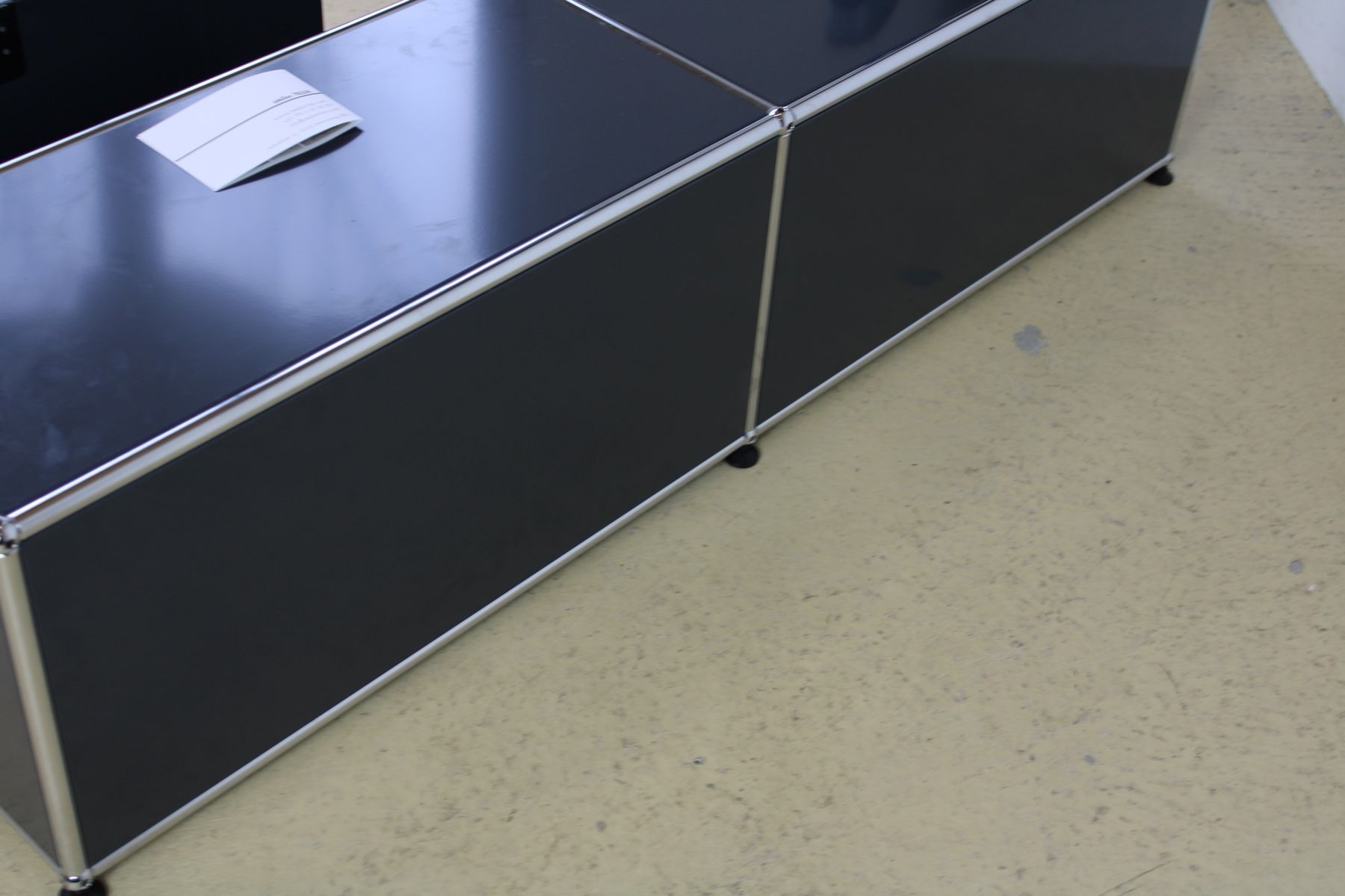 USM Cassettiere: USM Lowboard in Anthrazitgrau, top Zustand – Usato da Meinisberg venduto da atelier_TILIJA 7