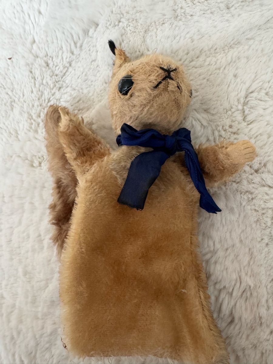 Steiff Spielzeuge: Steiff Handpuppe Eichhörnchen Original Steiff – Gebraucht aus Meilen von shiftgirl