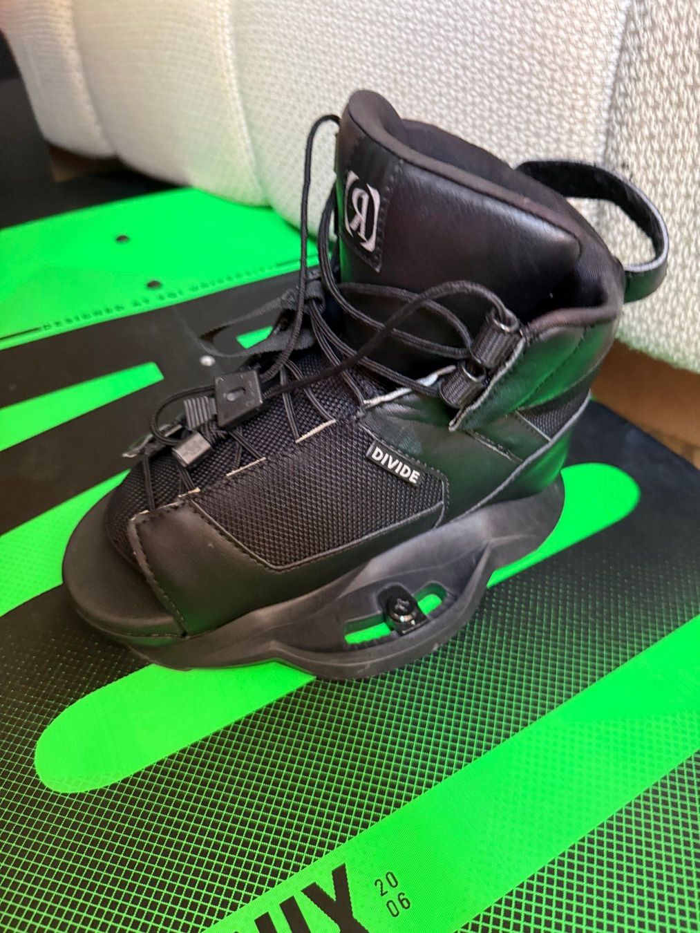 Herrenschuhe: Wakeboard Bindung – Gebraucht aus Herrliberg von hawaiiusa