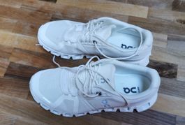 On Cloud Laufschuhe Damen weiss Grösse 38.5 Top Zustand
