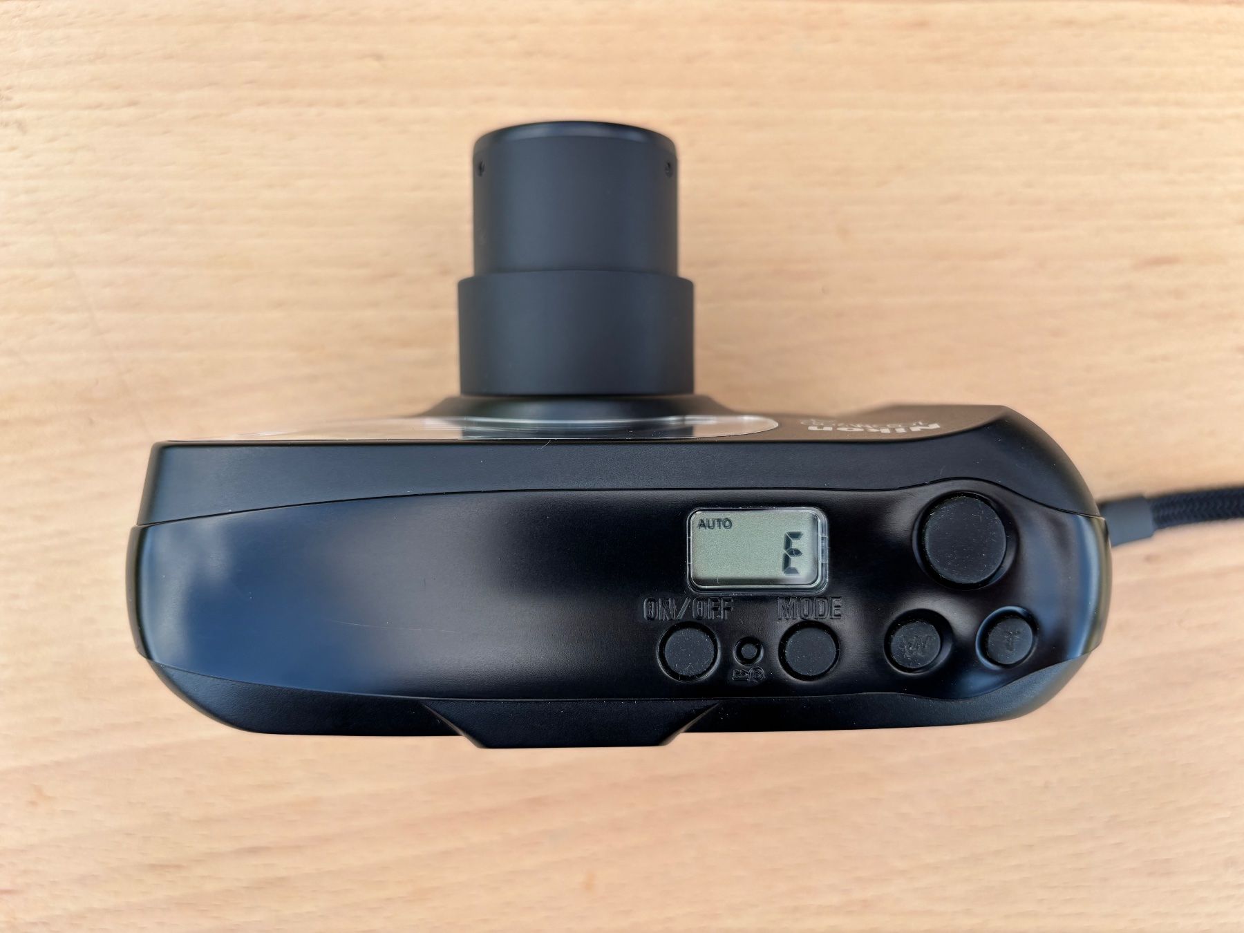 Nikon Fotocamera: Nikon Zoom 200 AF Kamera – Usato da Feldbach venduto da Olive1 5